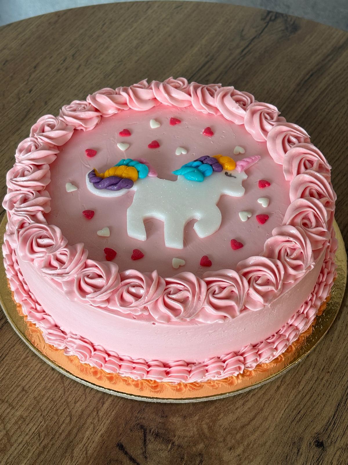 Tort personalizat realizat de Patiferia Artizanal, Otopeni – model 23