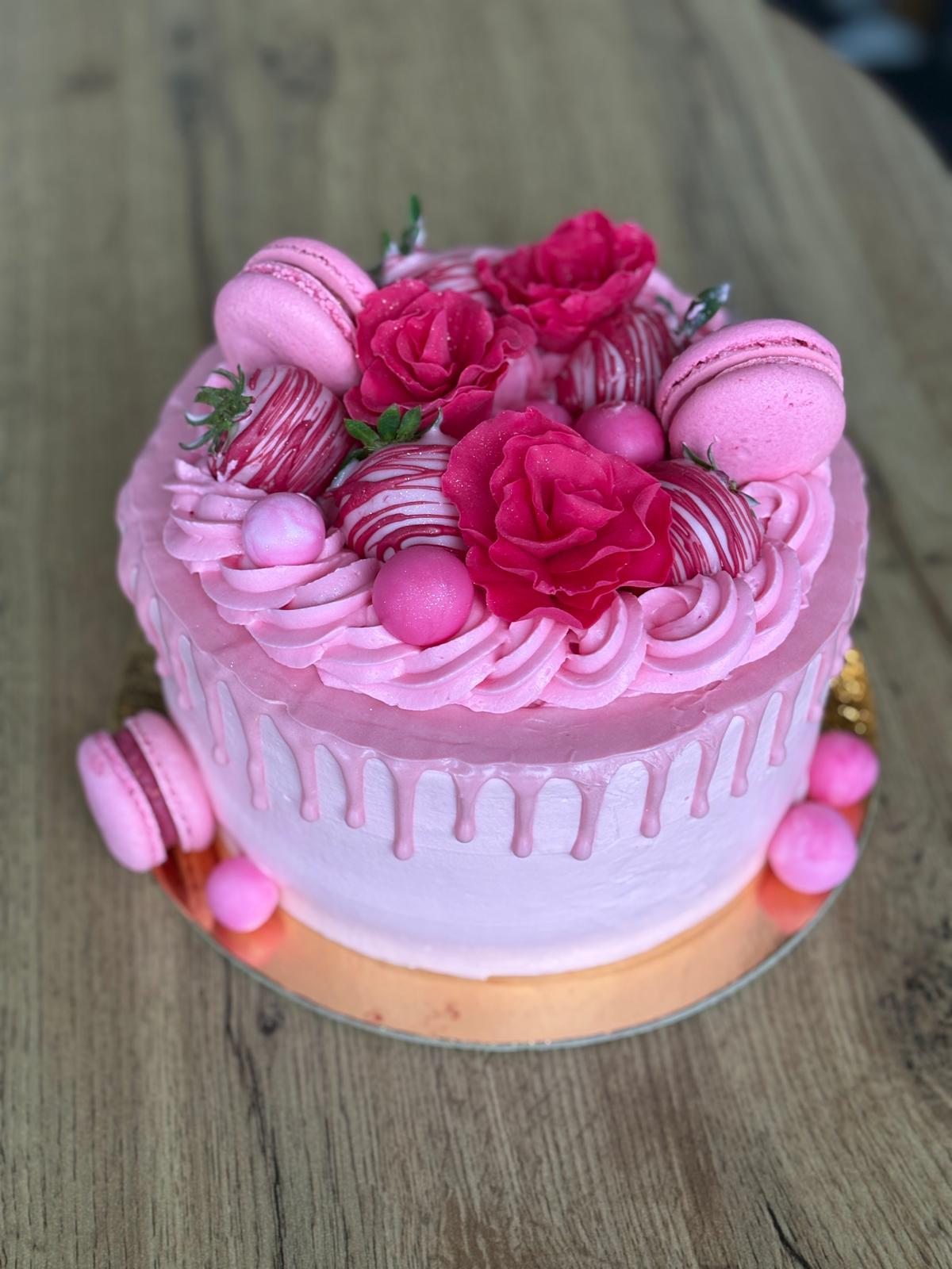 Tort personalizat realizat de Patiferia Artizanal, Otopeni – model 27