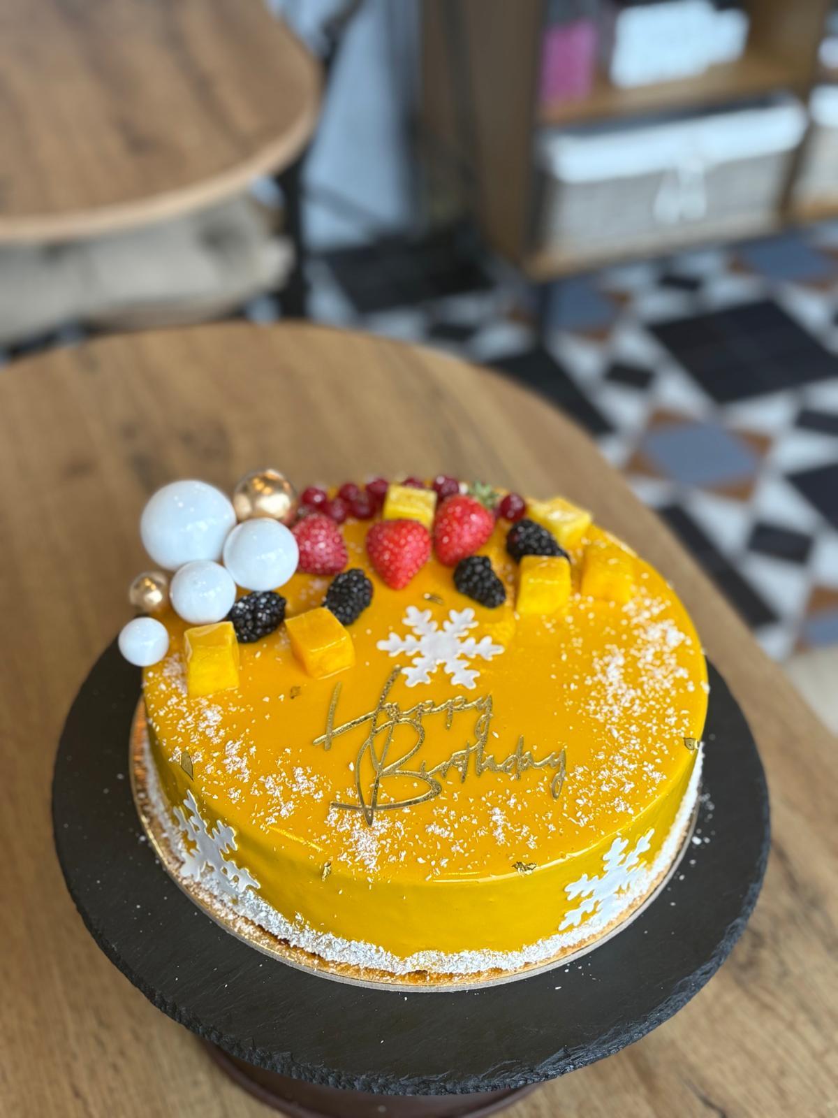 Tort personalizat realizat de Patiferia Artizanal, Otopeni – model 35