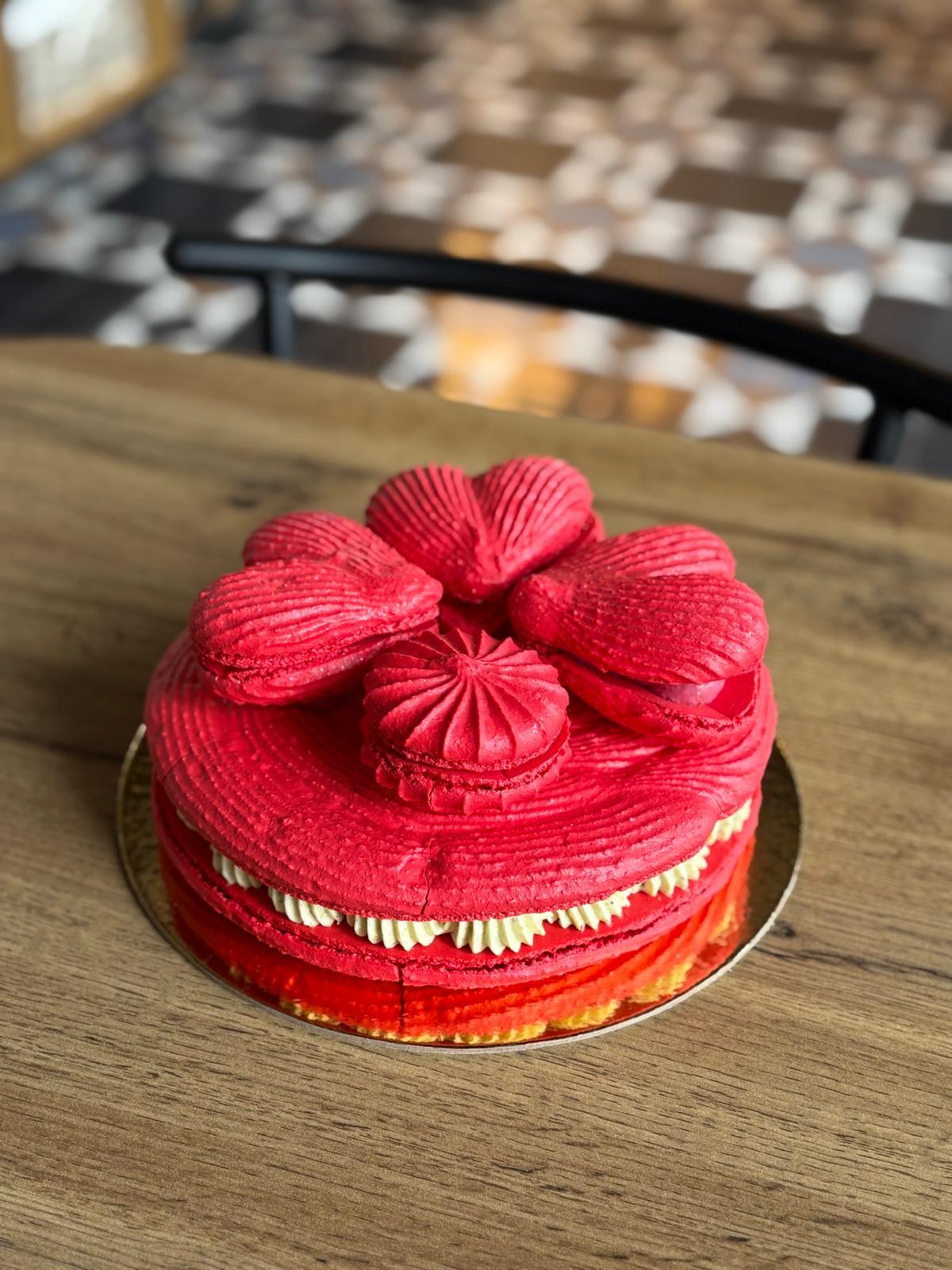 Tort personalizat realizat de Patiferia Artizanal, Otopeni – model 40