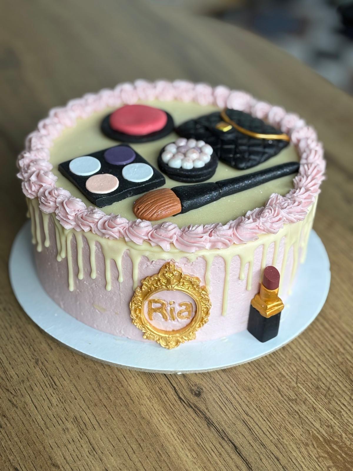 Tort personalizat realizat de Patiferia Artizanal, Otopeni – model 1