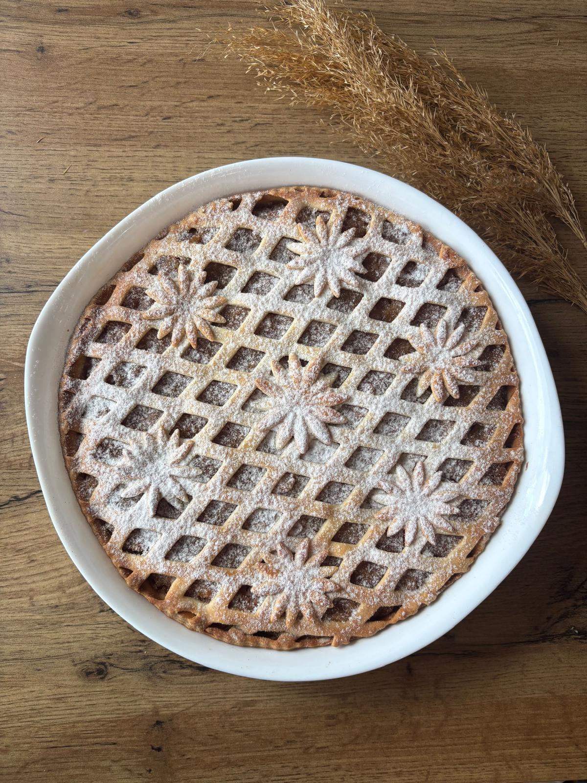 Plăcintă cu Mar si scortisoara – 1000g